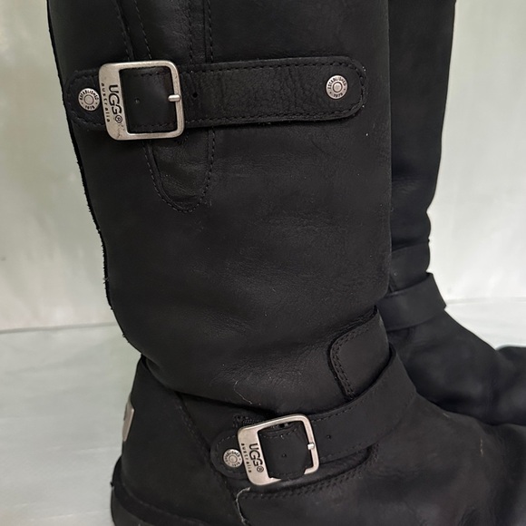 UGG Kensington Moto Buckle Boot 8 Black - Picture 2 of 6